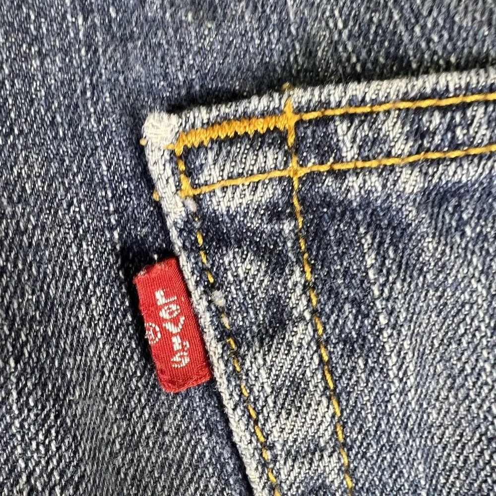 Levis 505 Jeans Mens 34x30 Regular Fit Straight Leg Medium Wash Denim Pants